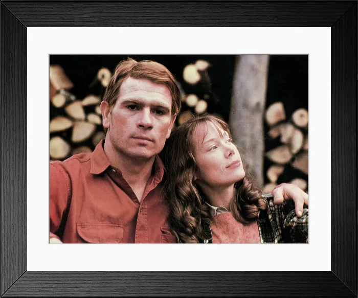 Framed Print : COAL MINER'S DAUGHTER, Tommy Lee Jones, Sissy Spacek, 1980