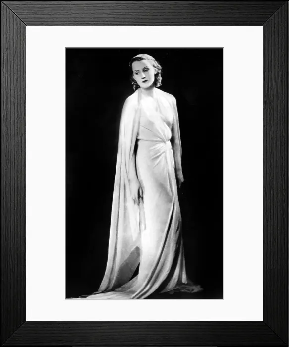 Framed Print : Brigitte Helm, 1932 Framed Print : Brigitte Helm, 1932