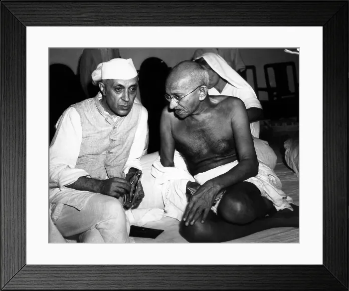 Framed Print : Rashtrapati Jawharlal Nehru and Mahatma Gandhi in 1946.Courtesy: CSU Archives / Everett Collection