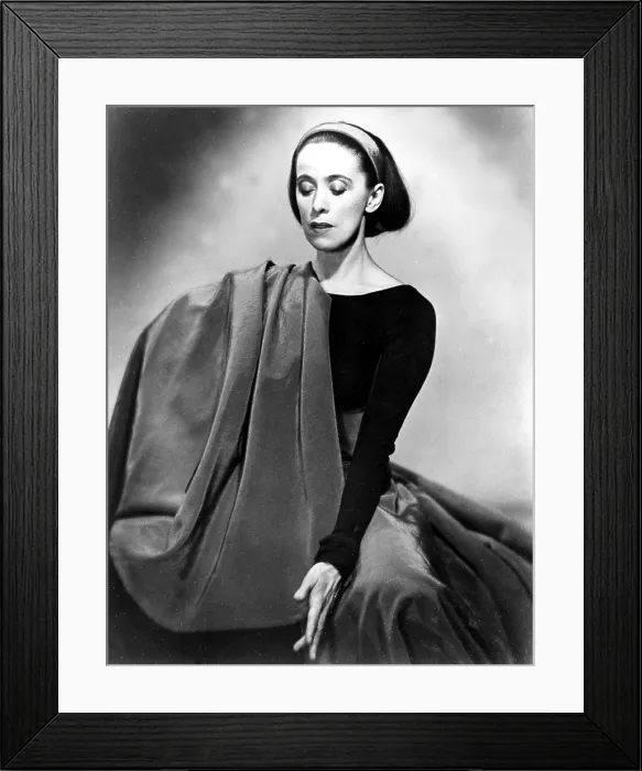 Framed Print : Martha Graham in her IMPERIAL GESTURE, 1935.. Courtesy: CSU Archives  /  Everett Collection