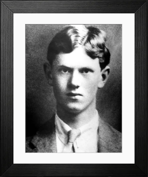 Framed Print : Evelyn Waugh (1903-1966), British satirical writer, circa 1923. Courtesy: CSU Archives / Everett Collection Framed Print : Evelyn Waugh (1903-1966), British satirical writer, circa 1923. Courtesy: CSU Archives / Everett Collection
