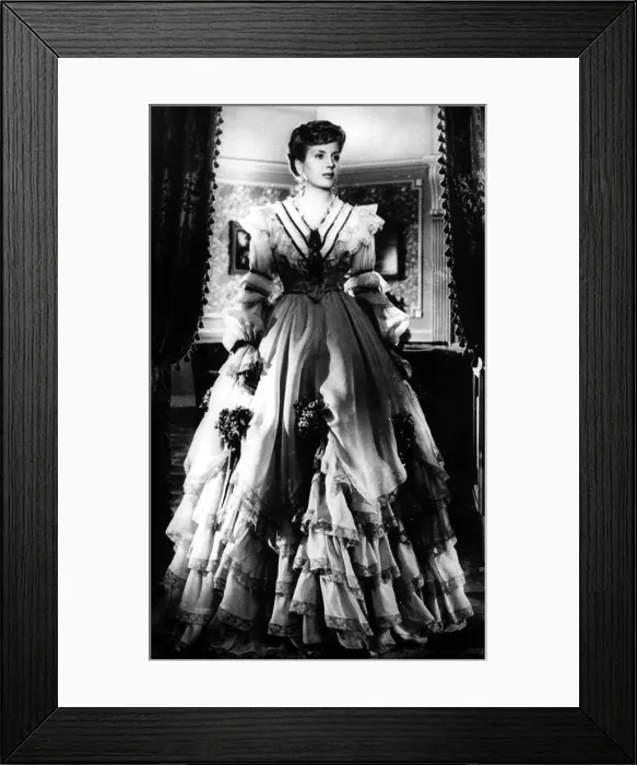 Framed Print : Eva Peron in one of her early Argentinian films, early-mid 1940s. Courtesy: CSU Archives / Everett Collection Framed Print : Eva Peron in one of her early Argentinian films, early-mid 1940s. Courtesy: CSU Archives / Everett Collection