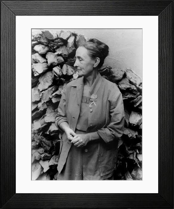 Framed Print : Georgia O'Keeffe, portrait by Carl Van Vechten, August 16, 1950. lc-usz62-11606 Framed Print : Georgia O'Keeffe, portrait by Carl Van Vechten, August 16, 1950. lc-usz62-11606