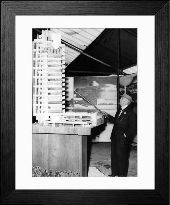 Framed Print : American architect Frank Lloyd Wright pointing to a model of the Price Tower in Oklahoma City, 1953.. Courtesy: CSU Archives / Everett Collection Framed Print : American architect Frank Lloyd Wright pointing to a model of the Price Tower in Oklahoma City, 1953.. Courtesy: CSU Archives / Everett Collection
