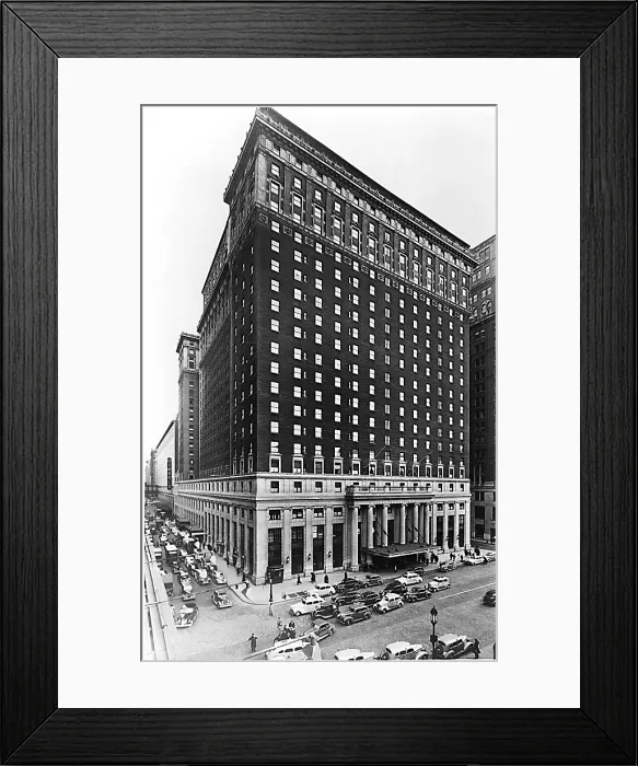 Framed Print : HOTEL PENNSYLVANIA, NEW YORK CITY, at 7th Avenue & 33rd Street, 11 / 28 / 41. Everett / CSU Archives