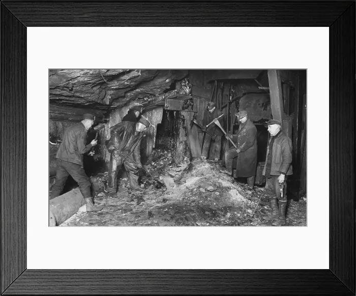Framed Print : Coal miners preparing to returned to work after the great strike, Scranton, PA 2 / 14 / 26. Courtesy: CSU Archives / Everett Collection Framed Print : Coal miners preparing to returned to work after the great strike, Scranton, PA 2 / 14 / 26. Courtesy: CSU Archives / Everett Collection