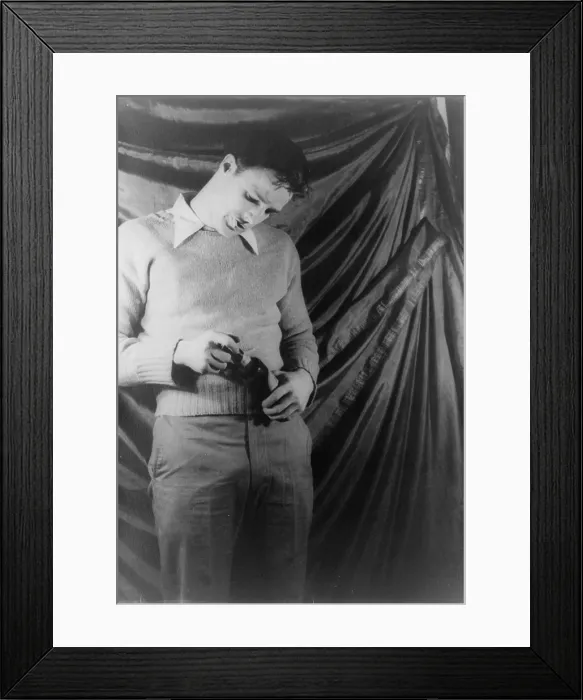 Framed Print : Marlon Brando, portrait by Carl Van Vechten, December 27, 1948 Framed Print : Marlon Brando, portrait by Carl Van Vechten, December 27, 1948