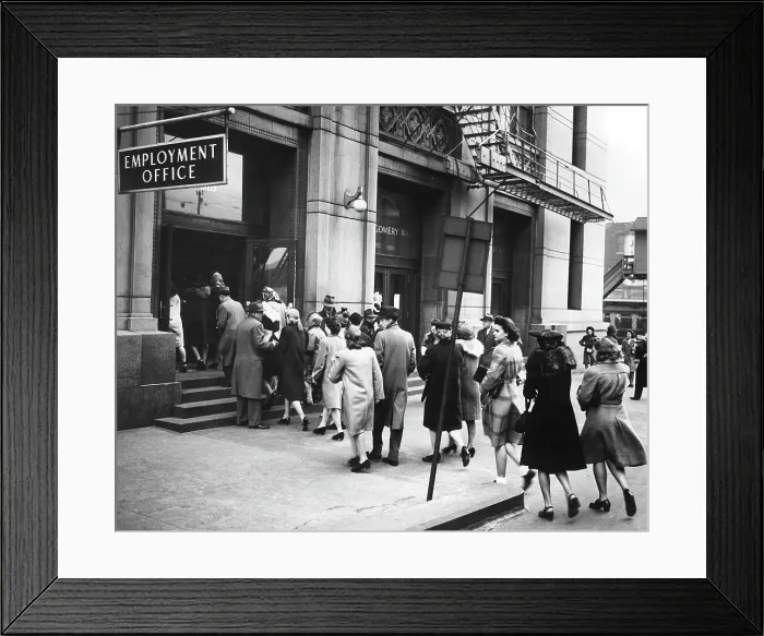 Framed Print : Montgomery Ward and Company, Chicago, employees comply with President Franklin D.Roosevelt's decree that they must return to work after a 12-day strike Framed Print : Montgomery Ward and Company, Chicago, employees comply with President Franklin D.Roosevelt's decree that they must return to work after a 12-day strike
