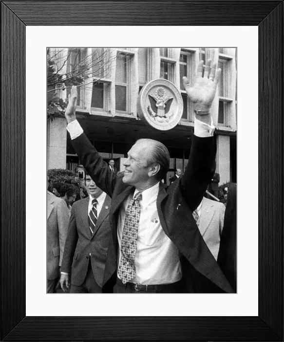 Framed Print : President Gerald Ford leaves the US Mission to address the UN General Assembly, 9 / 18 / 74. Courtesy: CSU Archives  /  Everett Collection