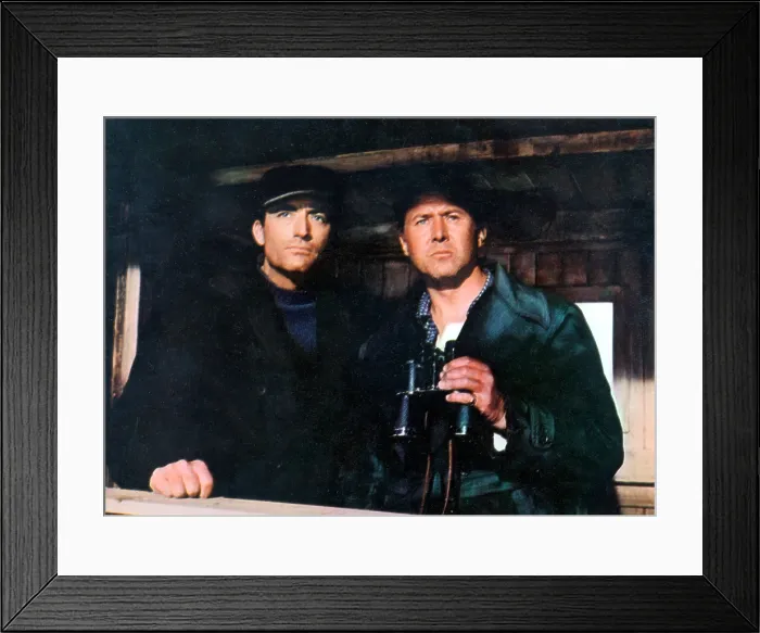 Framed Print : THE GUNS OF NAVARONE, Gregory Peck & Anthony Quayle, 1961 Framed Print : THE GUNS OF NAVARONE, Gregory Peck & Anthony Quayle, 1961