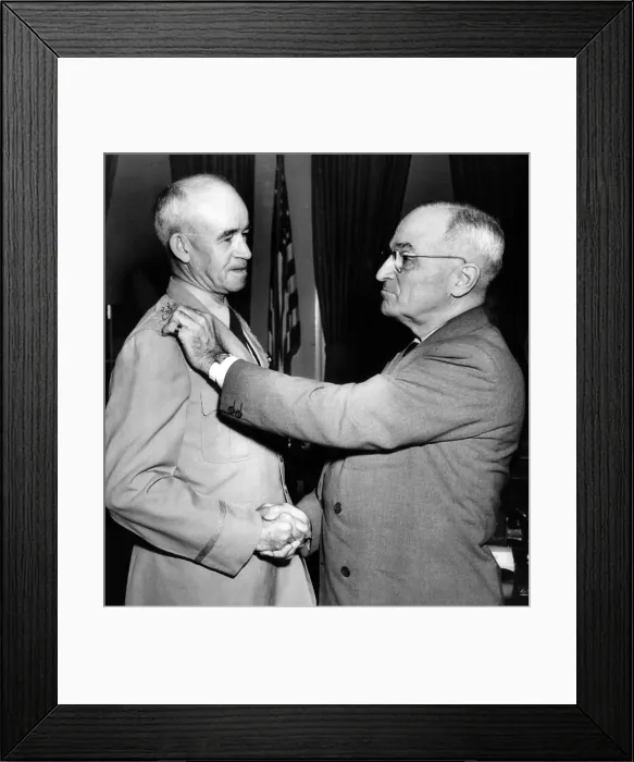 Framed Print : President Harry Truman pins the silver insignia of General of the Army on General Omar Bradley, 1950. Courtesy: CSU Archives / Everett Collection Framed Print : President Harry Truman pins the silver insignia of General of the Army on General Omar Bradley, 1950. Courtesy: CSU Archives / Everett Collection