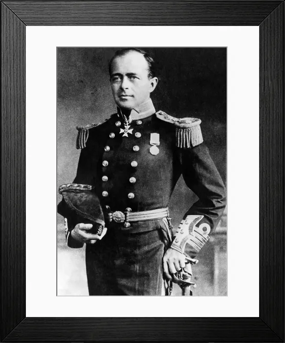 Framed Print : Royal navy officer and Antarctic explorer Captain Robert Falcon Scott, (1868-1912), c. 1912.. Courtesy: CSU Archives  /  Everett Collection