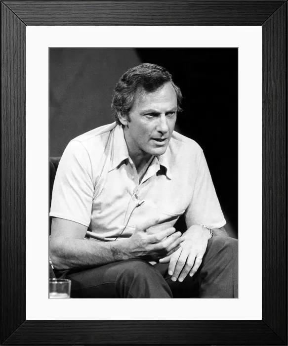 Framed Print : Author Clifford Irving, ca. 1974. Courtesy: CSU Archives / Everett Collection. Collection