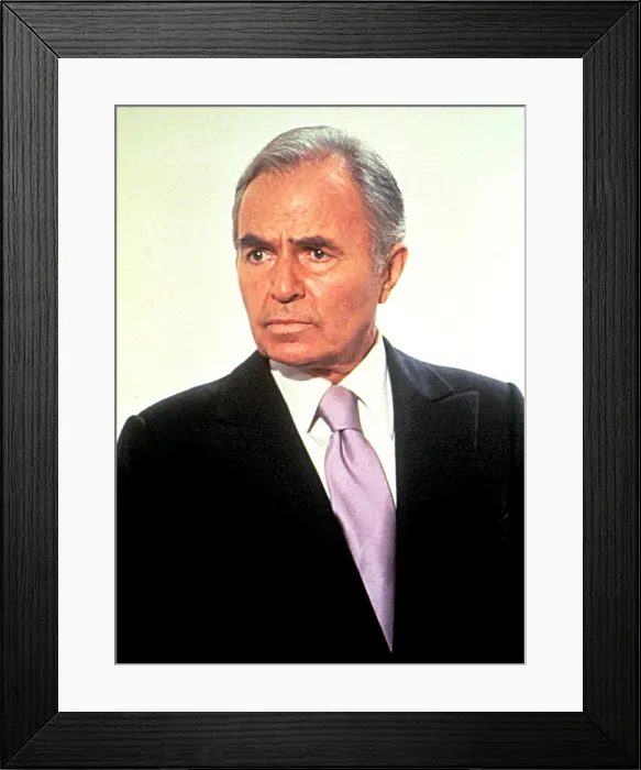 Framed Print : HEAVEN CAN WAIT, James Mason, 1978. (c) Paramount Pictures /  Courtesy: Everett Collection