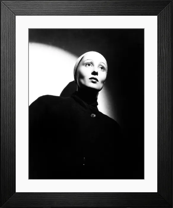 Framed Print : THE GOOD EARTH, Luise Rainer, 1937