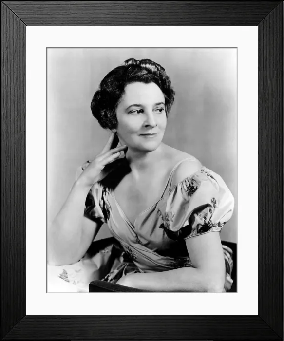 Framed Print : Ruth Draper, 1941. Courtesy: CSU Archives / Everett Collection Framed Print : Ruth Draper, 1941. Courtesy: CSU Archives / Everett Collection