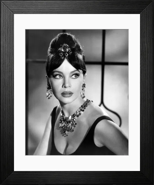 Framed Print : Leslie Caron, late 1950s Framed Print : Leslie Caron, late 1950s