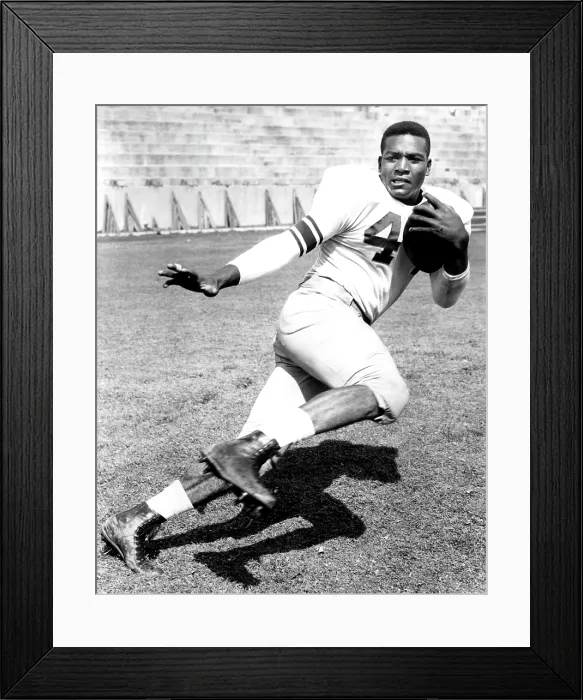 Framed Print : Jim Brown (Syracuse University), ca. mid-1950s. Courtesy: CSU Archives  /  Everett Collection