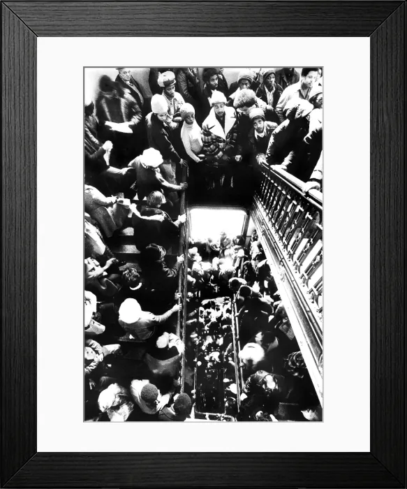 Framed Print : Unemployed standing in line for perspective public service jobs, City Hall, Chicago, IL, 01-21-75. Courtesy: CSU Archives  /  Everett Collection