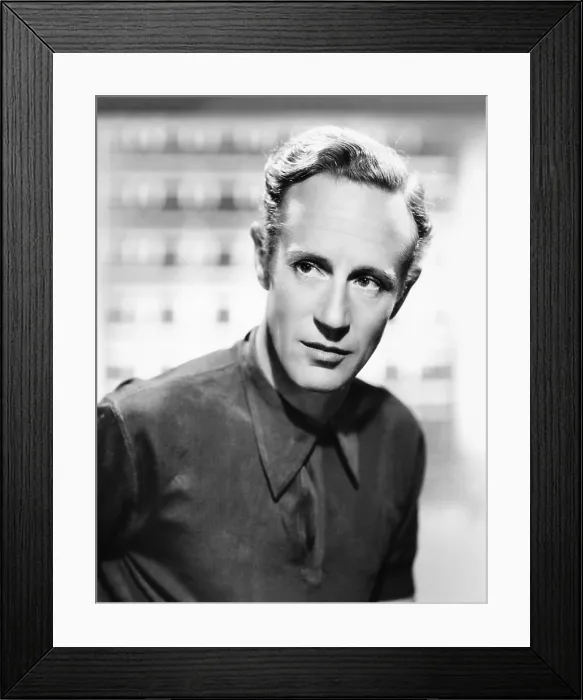 Framed Print : Leslie Howard, ca. mid-1930s Framed Print : Leslie Howard, ca. mid-1930s