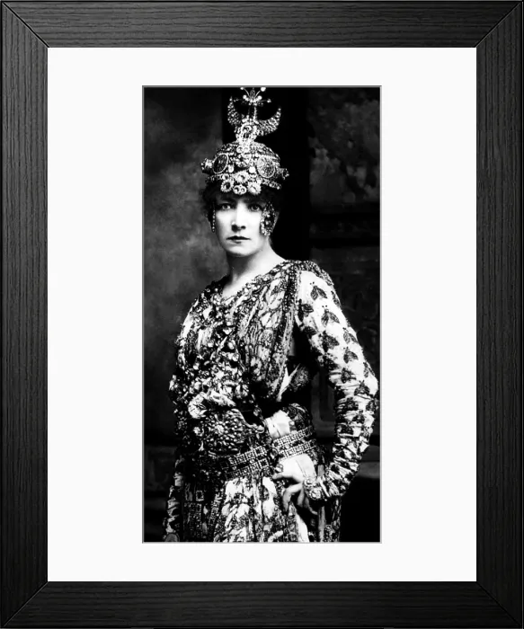 Framed Print : Sarah Bernhardt, late 1800s. Courtesy: CSU Archives / Everett Collection Framed Print : Sarah Bernhardt, late 1800s. Courtesy: CSU Archives / Everett Collection