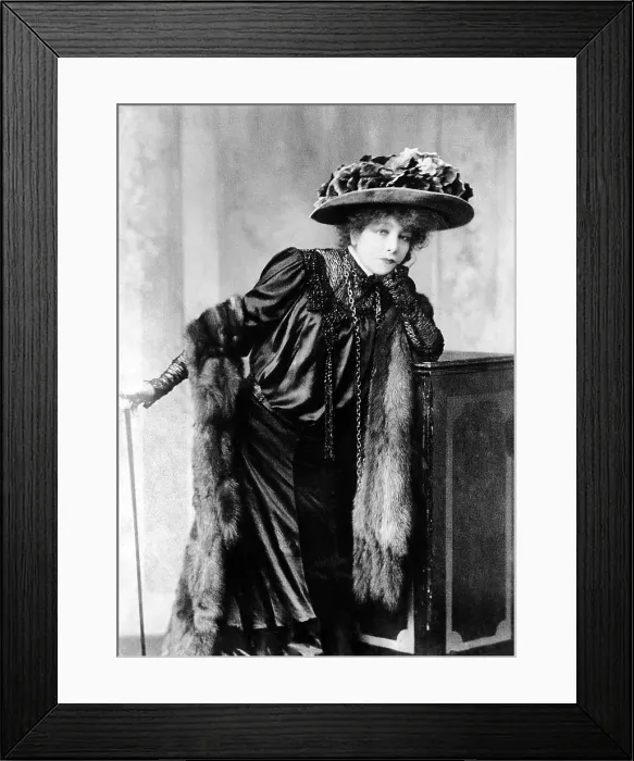 Framed Print : Sarah Bernhardt, 1910. Courtesy: CSU Archives / Everett Collection
