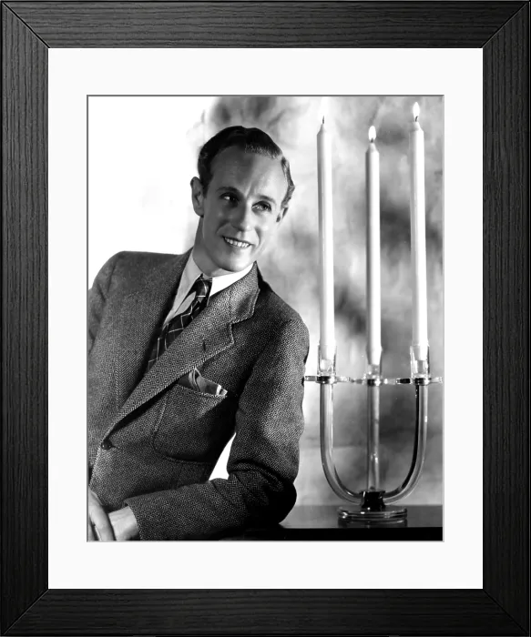 Framed Print : LESLIE HOWARD, portrait Framed Print : LESLIE HOWARD, portrait