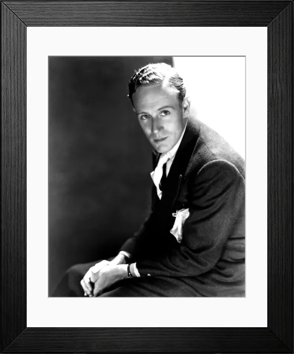 Framed Print : LESLIE HOWARD, portrait