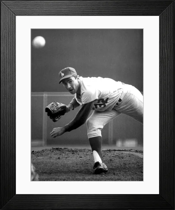 Framed Print : L.A. Dodgers pitcher SANDY KOUFAX, 1965. Courtesy: CSU Archives  /  Everett Collection