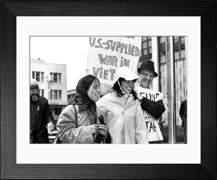 Framed Print : Joan Baez protesting against federal income taxes supporting the war in Vietnam, San Francisco, CA, 4 / 17 / 67. Courtesy: CSU Archives  /  Everett Collection
