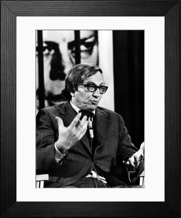 Framed Print : Pulizer Prize winning journalist Seymour Hersh. ca. 1970s. Courtesy: CSU Archives / Everett Collection Framed Print : Pulizer Prize winning journalist Seymour Hersh. ca. 1970s. Courtesy: CSU Archives / Everett Collection