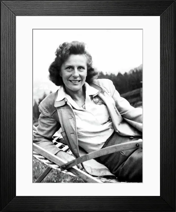Framed Print : LENI RIEFENSTAHL, c. 1945 Framed Print : LENI RIEFENSTAHL, c. 1945