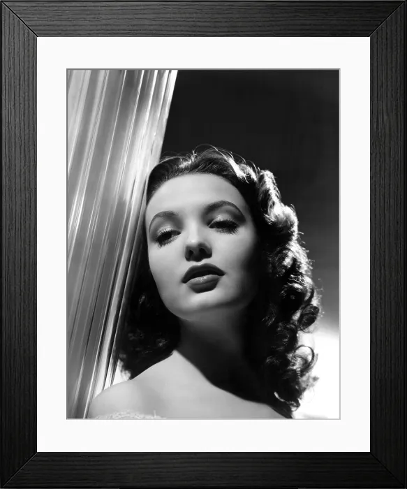 Framed Print : Linda Darnell, 1940, photo by Frank Powolny Framed Print : Linda Darnell, 1940, photo by Frank Powolny