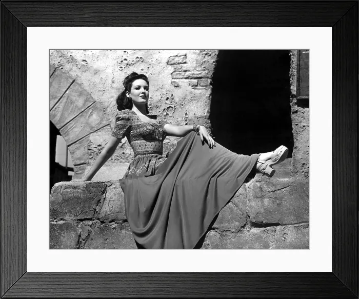 Framed Print : Linda Darnell, 1944 Framed Print : Linda Darnell, 1944