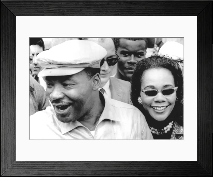 Framed Print : Martin Luther King Jr. and Coretta Scott King on the Selma-to-Montgomery freedom march, 3 / 24 / 65.. Courtesy: CSU Archives  /  Everett Collection
