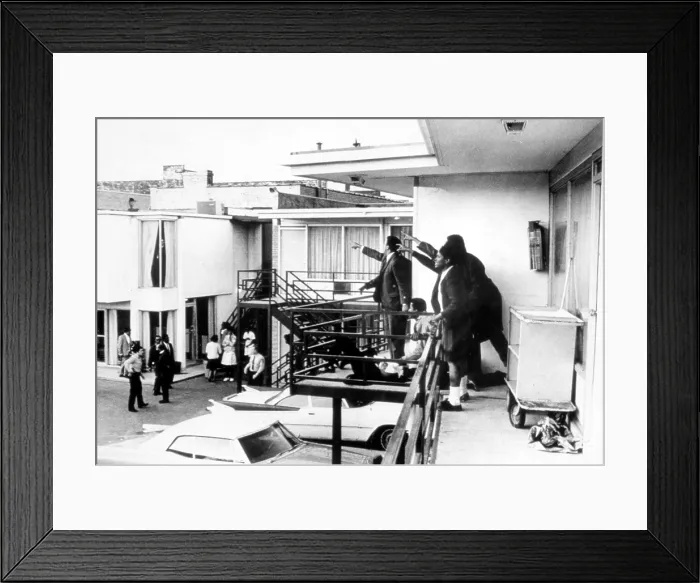 Framed Print : MARTIN LUTHER KING, JR assassination, 1968.. Courtesy: CSU Archives  /  Everett Collection