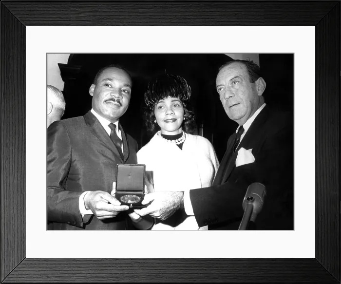 Framed Print : Dr. Martin Luther King Jr. with wife, Coretta Scott King, receiving New York City's Gold Medallion of Honor, from Mayor Robert F. Wagner, New York, NY, January 17, 1964 Framed Print : Dr. Martin Luther King Jr. with wife, Coretta Scott King, receiving New York City's Gold Medallion of Honor, from Mayor Robert F. Wagner, New York, NY, January 17, 1964