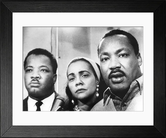Framed Print : Dr. Martin Luther King (right), with his wife, Coretta Scott King (center), and brother, Rev. A.D Framed Print : Dr. Martin Luther King (right), with his wife, Coretta Scott King (center), and brother, Rev. A.D