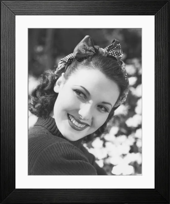 Framed Print : Linda Darnell, ca. 1940 Framed Print : Linda Darnell, ca. 1940