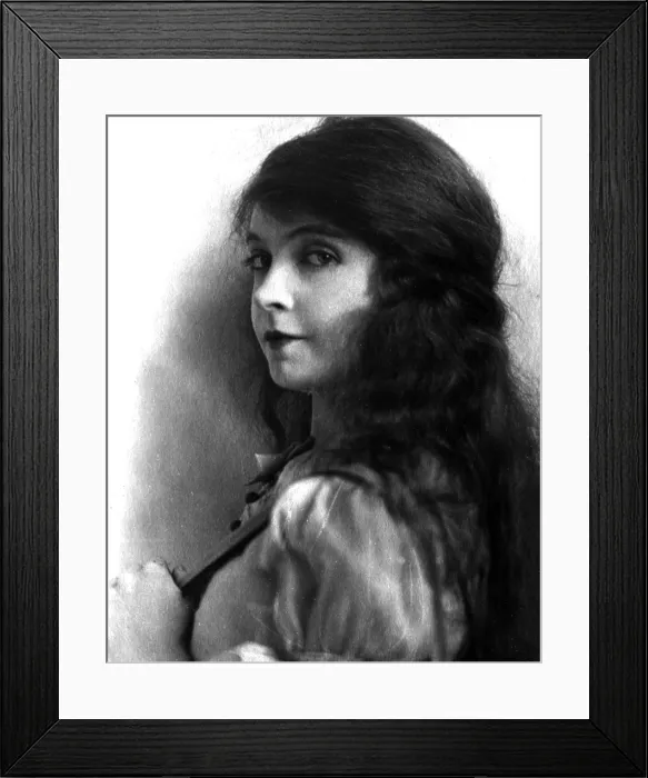 Framed Print : Lillian Gish, ca. early 1920s Framed Print : Lillian Gish, ca. early 1920s