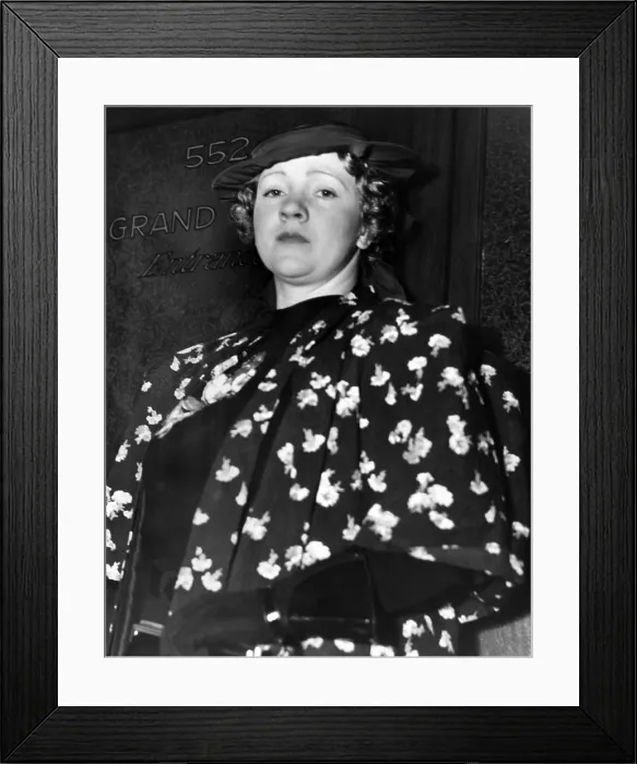Framed Print : Mary Miles Minter (1902-1984), American silent film actress, during the re-opening of the William Desmond Taylor murder case following the discovery of two diaries she had kept