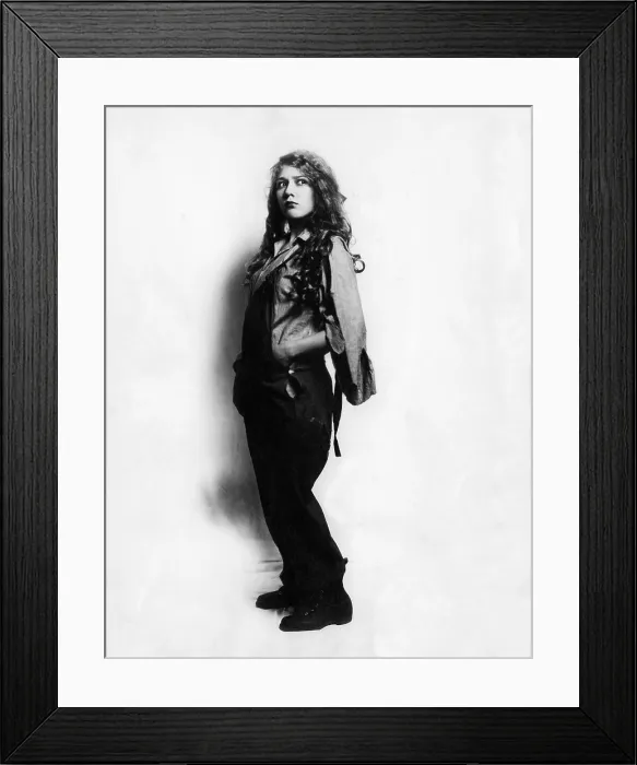 Framed Print : Mary Pickford, 1915. Courtesy: CSU Archives / Everett Collection