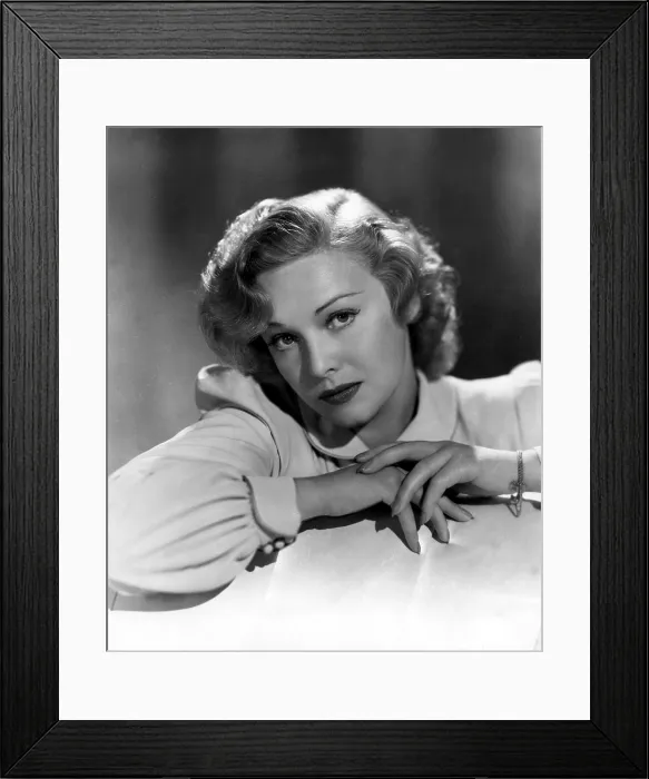 Framed Print : MADELEINE CARROLL, 1906-1987, photo: 1943 Framed Print : MADELEINE CARROLL, 1906-1987, photo: 1943