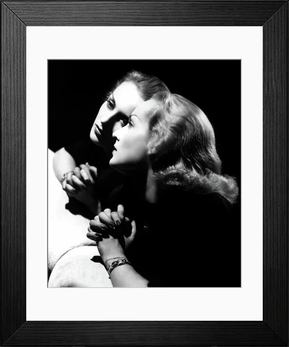 Framed Print : CAROLE LOMBARD, portrait Framed Print : CAROLE LOMBARD, portrait