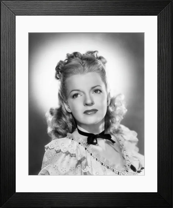 Framed Print : Dale Evans (1912-2001), American actress and singer, circa 1946. Courtesy: CSU Archives / Everett Collection