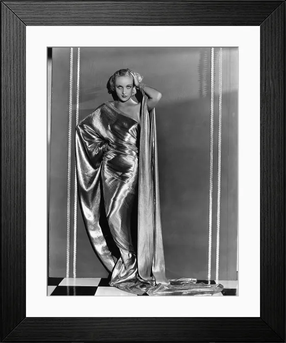 Framed Print : Carole Lombard, in a Paramount portrait, 1931 Framed Print : Carole Lombard, in a Paramount portrait, 1931