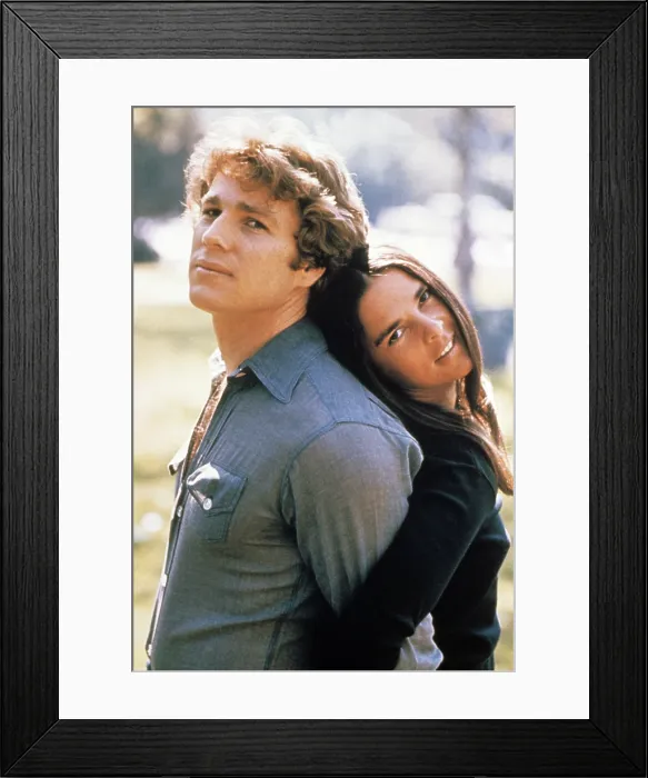 Framed Print : LOVE STORY, Ryan O'Neal, Ali MacGraw, 1970