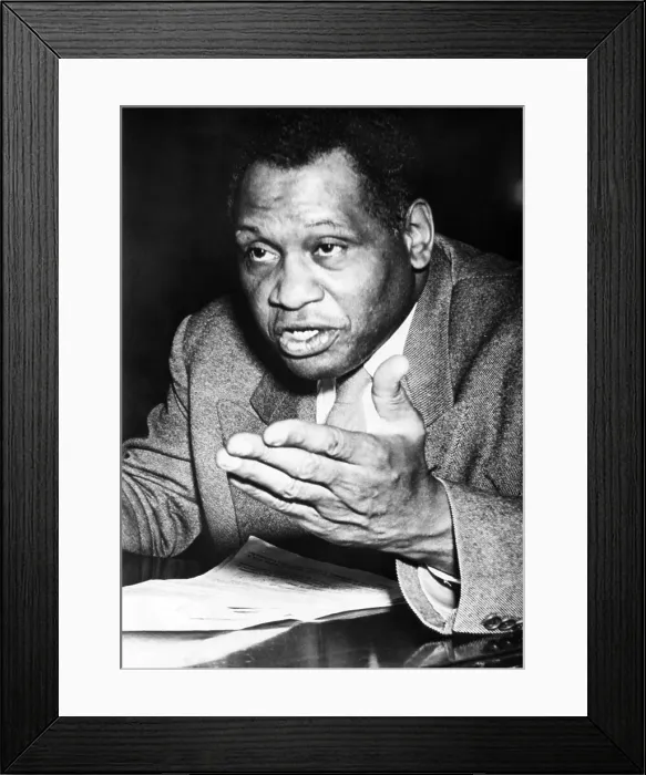 Framed Print : Paul Robeson refuses to tell the Senate Judiciary Commitee whether or not he belongs to the Communist Party, 1948. Courtesy: CSU Archives / Everett Collection