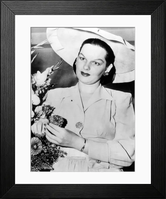 Framed Print : Virginia Hill, girlfriend of gangster Bugsy Siegel, ca.1947. Courtesy CSU Archives / Everett Collection Framed Print : Virginia Hill, girlfriend of gangster Bugsy Siegel, ca.1947. Courtesy CSU Archives / Everett Collection