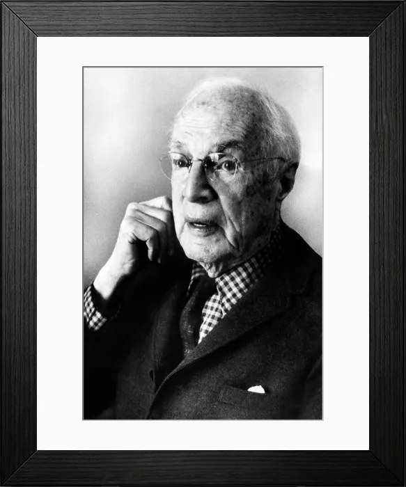 Framed Print : American novelist and Pulitzer Prize winner Upton Sinclair, (1878-1968), Palo Alto, California, 1965.. Courtesy: CSU Archives  /  Everett Collection
